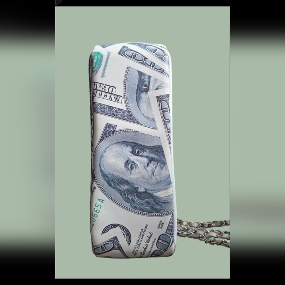 Stylish ($100 Print) Benjamin Franklin Chain Crossbody Novelty Bag - Picture 6 of 9